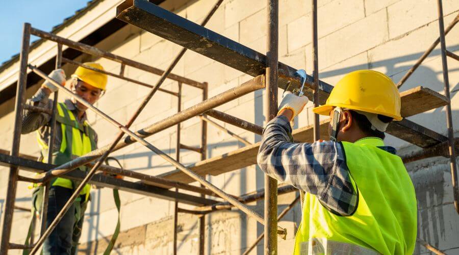 Professional residential roofers in House, NM